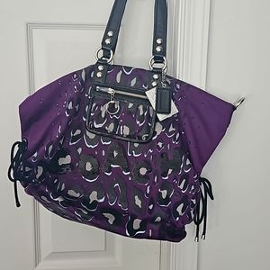 Coach poppy spotlight tote